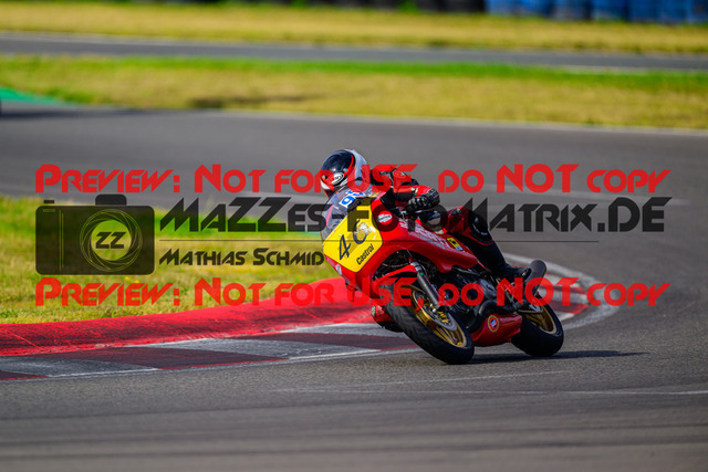 MaZZes_FotoMatrix_240724_6007705_2-391 | BLAU