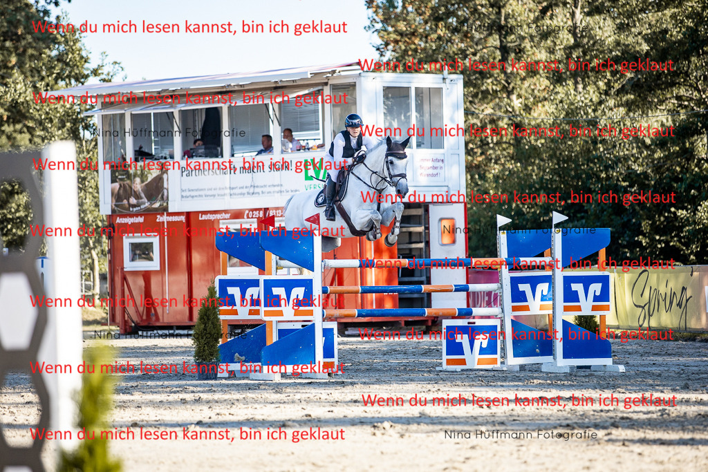 BK1A8342 | Turnierbilder Turnierfotos Nina Hüffmann Turnierfotografie Pferdefotografie Tierzeichnung Haustierzeichnung Pferdezeichnung Hundezeichnung Videograf  - Realisiert mit Pictrs.com