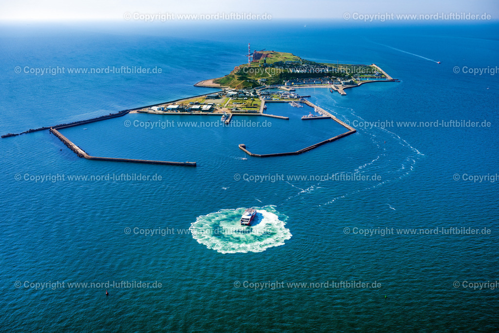 Helgoland_Halunder_Jet_FRS_Fähre_ELS_8217280824 | HELGOLAND 28.08.2024 Fahrt eines Fähr- Schiffes " FRS Halunder Jet " in Helgoland im Bundesland Schleswig-Holstein, Deutschland. // Trip of a ferry ship "FRS Halunder Jet" in Heligoland in the state Schleswig-Holstein, Germany. Foto: Martin Elsen