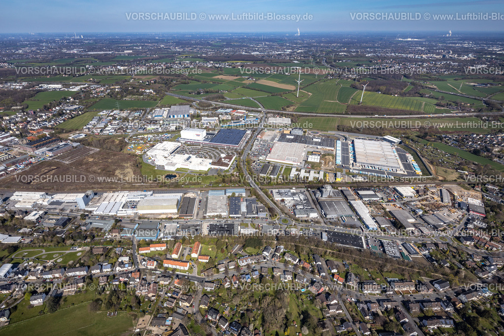 Witten220401029 | Luftbild, Gewerbegebiet Brauckstraße mit Ostermann Möbelhaus und Amazon mit Fernsicht nach Bochum sowie Gewerbegebiet an der Friedrich-Ebert-Straße mit Ardex, Rüdinghausen, Witten, Ruhrgebiet, Nordrhein-Westfalen, Deutschland