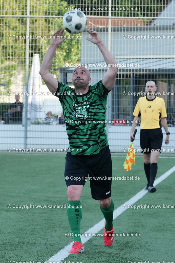 Fußball Kreispokal 25/26 Ü 32 : Spiel um Platz 3 : SV 08/29 Friedrichsfeld - SV Ringenberg AH  2 : 1 | Fußball Kreispokal 25/26 Ü 32 : Spiel um Platz 3 : SV 08/29 Friedrichsfeld - SV Ringenberg AH  2 : 1Spielort : Voerde Friedrichsfeld - Realisiert mit Pictrs.com