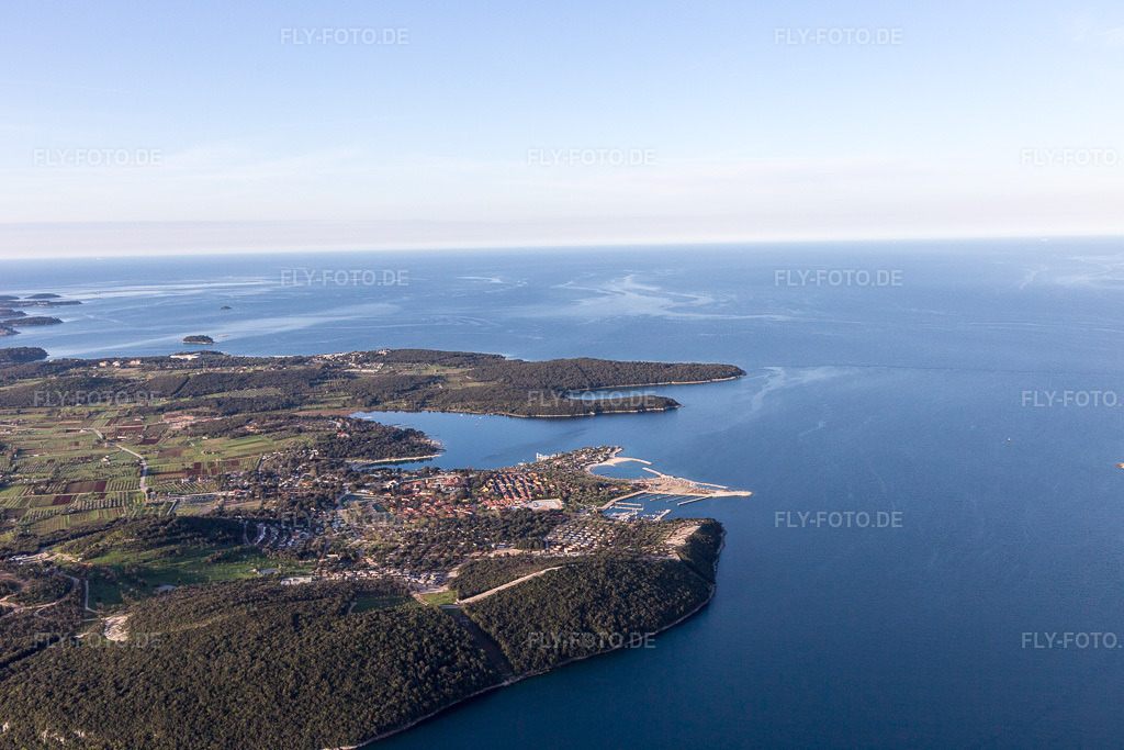 Luftbild: Ortsansicht in Vrsar im Bundesland Gespanschaft Istrien in Kroatien. Foto: IMG_106321.jpg vom 14.04.2018 durch Werner Riehm/FLY-FOTO.de