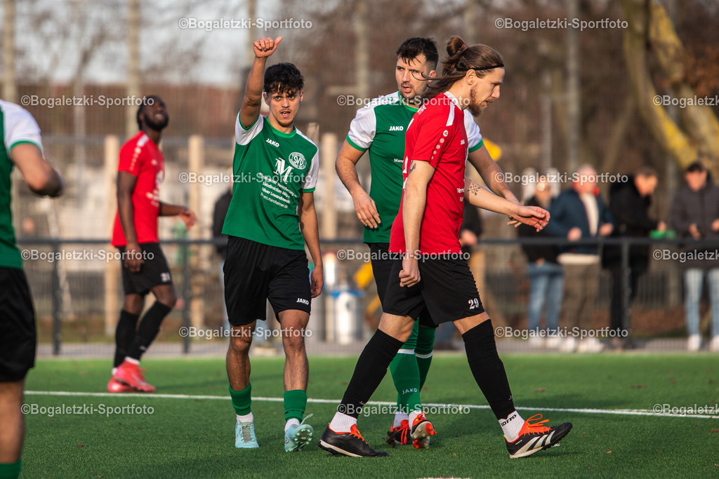 Kreispokal DU/MH/DIN, Achtelfinale, SV Duissern - Spvgg Meiderich 06/95, Duisburg, Germany | 17.01.2026, Fussball, Kreispokal DU/MH/DIN, SV Duissern -Spvgg Meiderich 06/95: Mark Kiss (SV Duissern #9) freut sich über sein Tor - Realisiert mit Pictrs.com