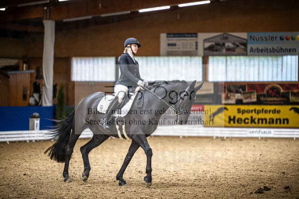 DOS_3432 | Entdecke hochwertige Reitturnierfotos von Foto Oger. Professionell, emotional und authentisch – jetzt Lieblingsmomente im Shop bestellen.Deutschlandweite Turnierfotografie. - Realisiert mit Pictrs.com