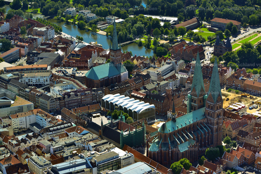 3622096 | Innenstadtbereich Lübeck zwischen St. Marien -und St.Petri Kirche