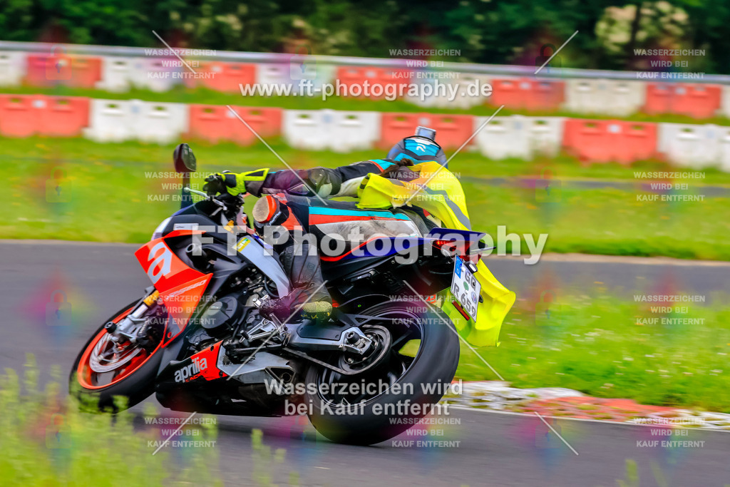 VBK-6721 | Hier findet Ihr Bilder von Touristenfahrten auf der Nürburgring Nordschleife oder von anderen Veranstaltungen die ich besucht habe. Viel Spass beim Durch Schauen 