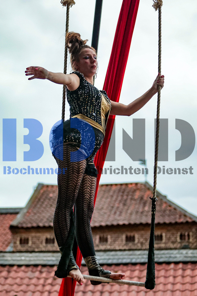 SES_MKRLHE20250705-94 | bond - Realisiert mit Pictrs.com