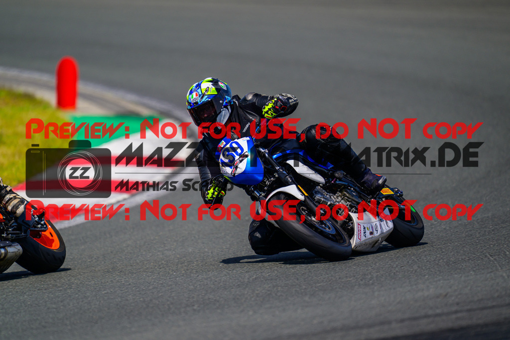 MaZZes_FotoMatrix_240725_6007705_5582 | BLAU