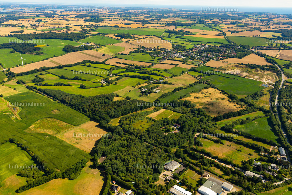 Luftaufnahmen für Landwirte und Agenturen mir Drohne oder Flugzeug.Mit Lizenz und Bildrechte bestellbar