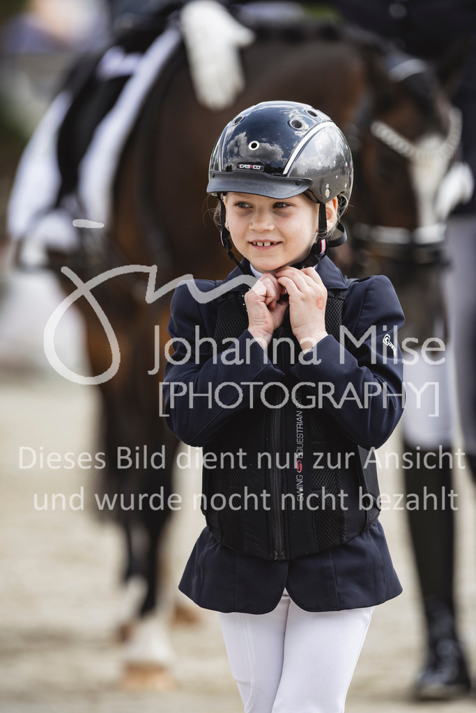 260509_PfSpTa_16_Führzügel-WB-632 | Deine schönsten Turniermomente als professionelle Fotos! Entdecke hochwertige Pferdesport-Fotografie im Online-Shop. Jetzt Fotos finden & bestellen!