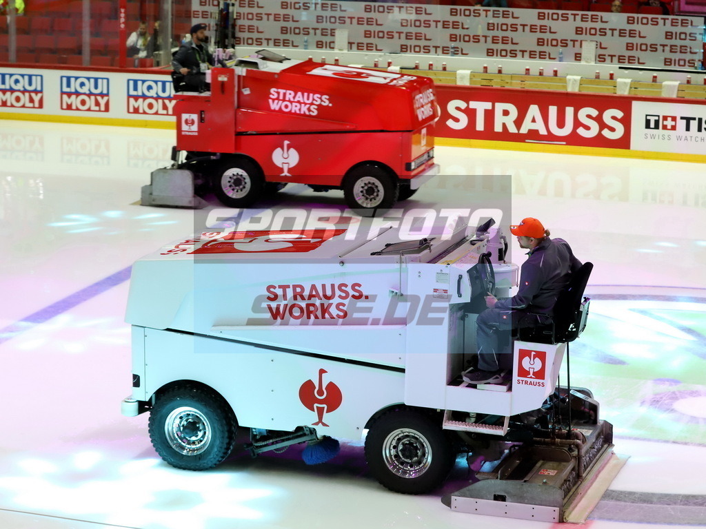 Strauss Workwear Werbung | Strauss Workwear Werbung - Realisiert mit Pictrs.com