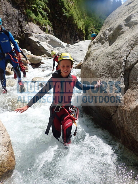 P7110035 | Bestelle die Bilder deines Berg- oder Wasser-Abenteuers mit Mountain Sports bequem von zu Hause aus direkt über unseren Online Fotoshop von pictrs.com. - Realisiert mit Pictrs.com
