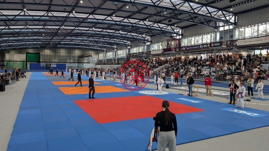 1000108010 | Fotos vom Adler Cup - Pictures from Adler Cup

Hier findet Ihr alle Eindrücke und großen Momente der Adler Cup Wochenenden. Here you will find all impressions and great moments of the Adler Cup weekends. - Realisiert mit Pictrs.com