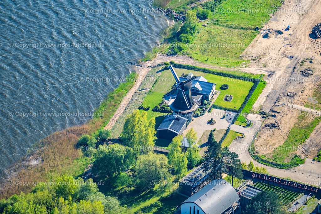 Schleswig_Mühle_Nicola_ELS_0697010524 | SCHLESWIG 01.05.2024 Historische Windmühle "Nicola"an der Schlei in Schleswig im Bundesland Schleswig-Holstein, Deutschland. // Windmill "Nicola" on the Schlei in Schleswig in the state Schleswig-Holstein, Germany. Foto: Martin Elsen