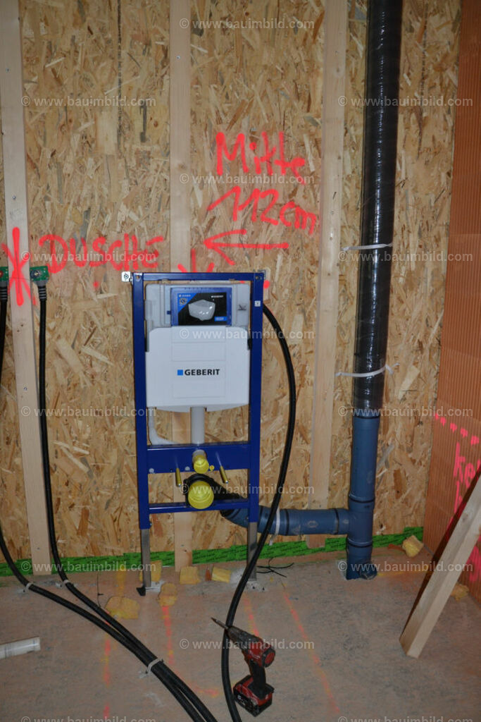 bib-lg15-sanitaer-0021 | Nach LV-Leistungsgruppen sortierte Detailfotos über den Bau eines Hauses. Alle Hausbau-Bilder direkt vom Urheber und Autor der Website Haus-Selber-Bauen.com