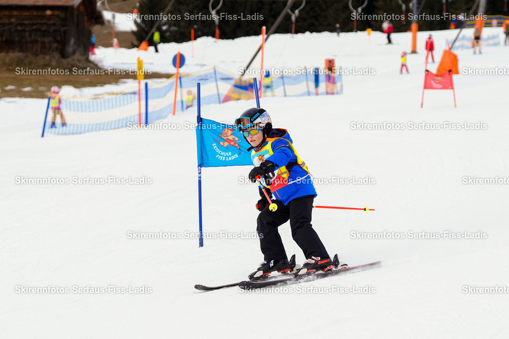 SRF_02.01.2026_0462 | Skirennfotos,Serfaus,Fiss,Ladis,Kinderskirennen,Winter,Tirol,Oberland,skirace,SFL,feelfree,weil wir's genießen,ski,Ski,skifahren,Sonnenplateau, - Realisiert mit Pictrs.com