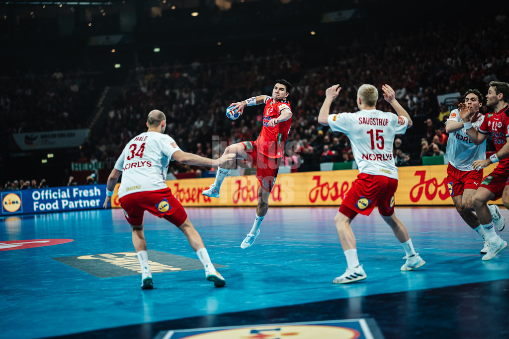 Handball | Herren | EHF EURO 2024 | European Championshop Men 2024 Final Tournament | Norwegen vs. Dänemark | 21.01.2024 | Simen Ulstad Lyse (#43, Norwegen, NOR) setzt zum Wurf an