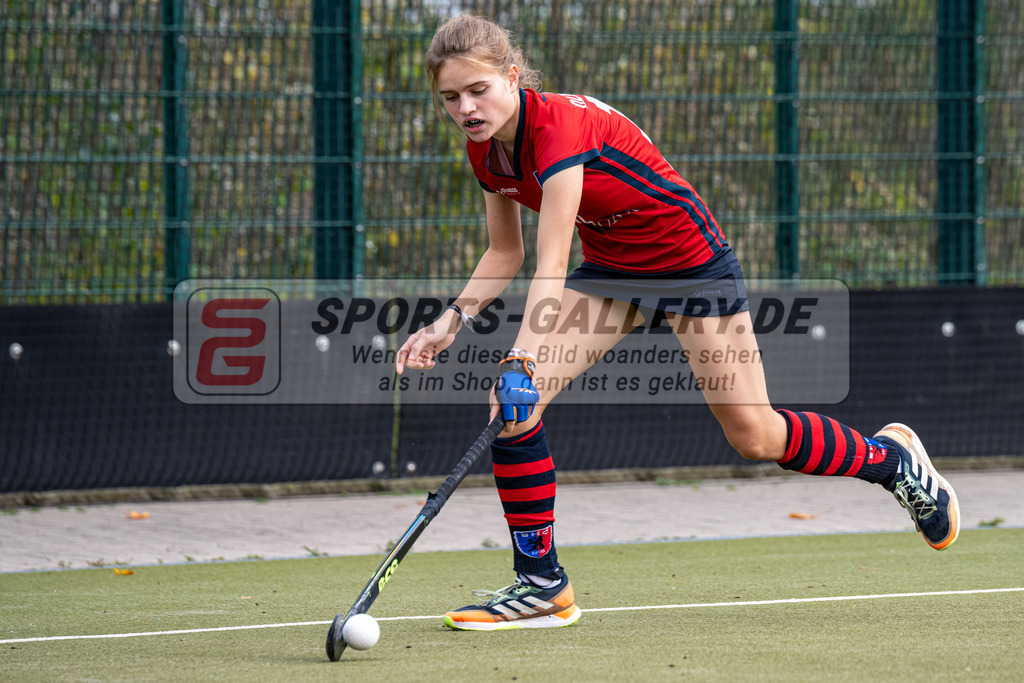 SFE_20231021_0104 | Deutsche Meisterschaft Weibliche U16 Halbfinale Uhlenhorst Mülheim - Berliner HC am 21.10.2023 in Köln (Düsseldorfer Hockeyclub 1905 e.V.), Photo: Stephan Fehrmann 2023 (Sports-Gallery)
