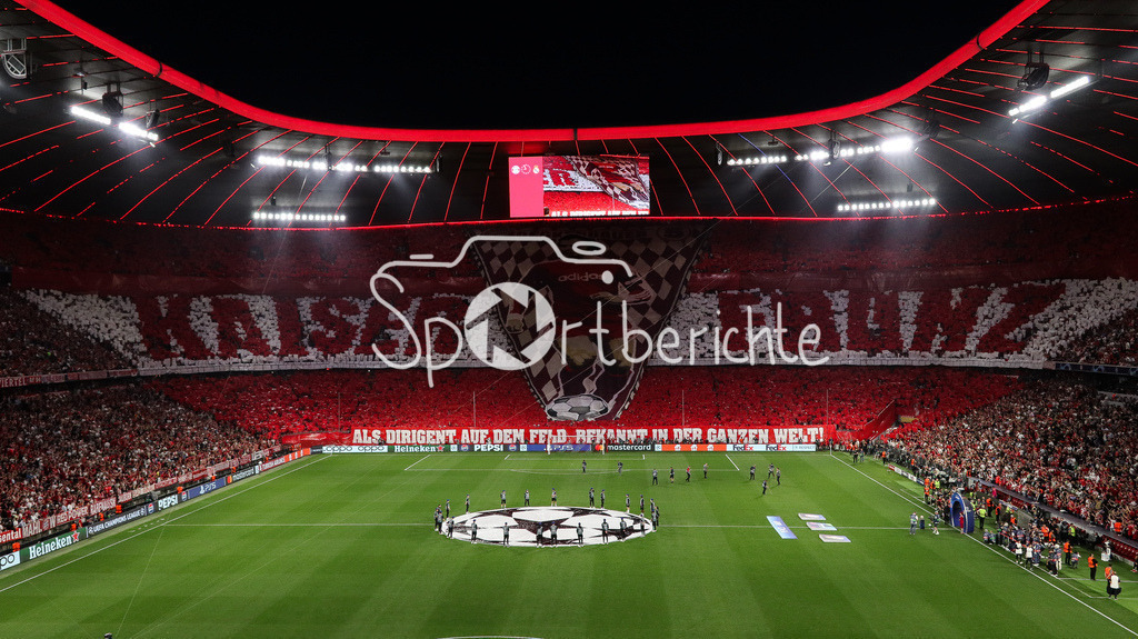 FC Bayern München - Real Madrid | Die Fans des FC Bayern gedenken Franz Beckenbauer mit einer Choreographie vor dem Heimspiel gegen Real Madrid / Choreo / Ultras / Südkurve München / Kaiser Franz / Symbolbild