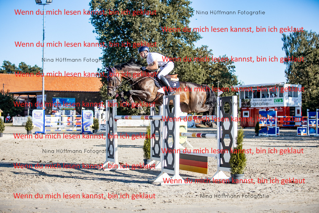 BK1A8277 | Turnierbilder Turnierfotos Nina Hüffmann Turnierfotografie Pferdefotografie Tierzeichnung Haustierzeichnung Pferdezeichnung Hundezeichnung Videograf  - Realisiert mit Pictrs.com