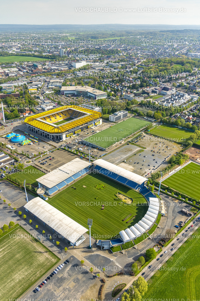 Aachen240403381Tivoli | Luftbild, Aachener Tivoli, Fußballstadion im Sportpark Soers, Heimspielort des Fußballvereins Alemannia Aachen, Circus-Theater Roncalli Zirkus Zelte, Chio Aachen Stadion für Pferdesport-Turnier, Laurensberg, Aachen, Rheinland, Nordrhein-Westfalen, Deutschland