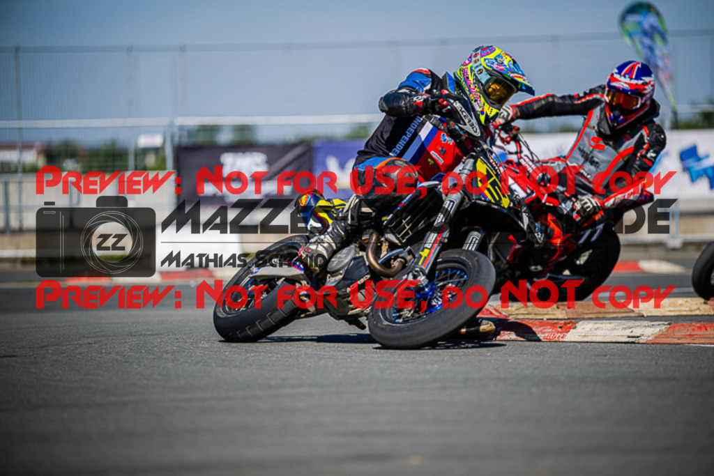 MaZZes_FotoMatrix_220903_0575 | UE40