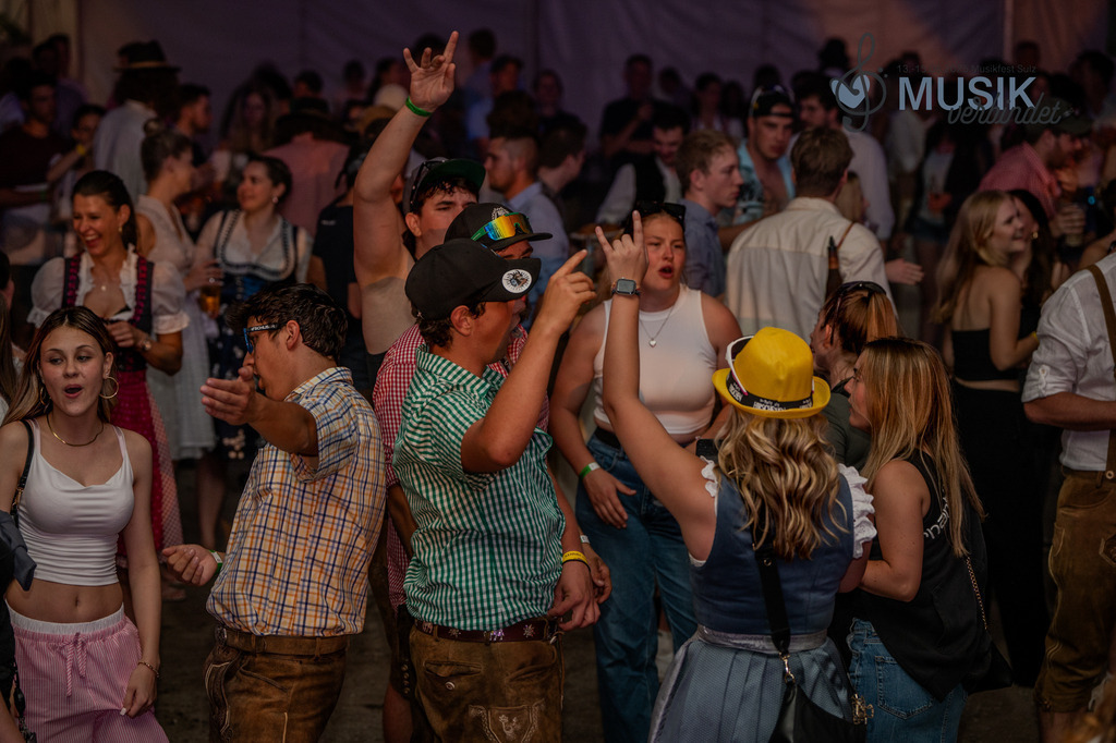 DSC_3976 | "Fussifoto.com – Ihr Ansprechpartner für hochwertige Fotografie! Entdecken Sie kreative Bilder und professionelle Dienstleistungen. Kontaktieren Sie uns für Ihre Projekte!"