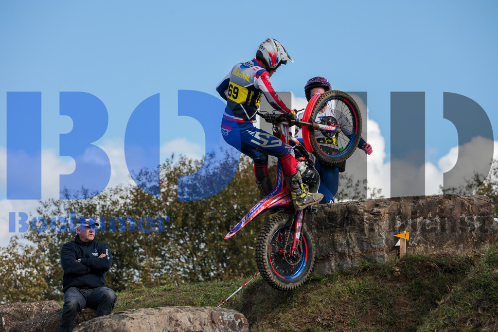 SES_DMTRIA20240929-13 | bond - Realisiert mit Pictrs.com