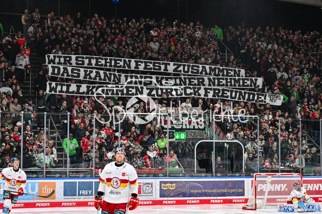 Augsburger Panther - Düsseldorfer EG | Spruchband AEV - DEG Ultras / DEL: Augsburger Panther - Duesseldorfer EG, Curt Frenzel Stadion am 04.03.2025