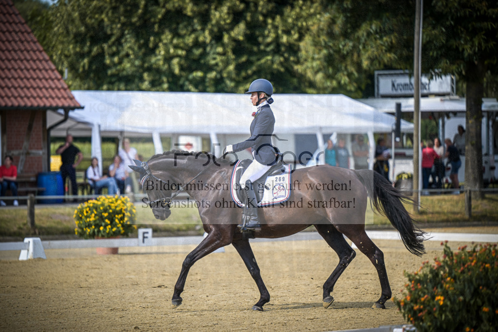 DOS_9362 | Entdecke hochwertige Reitturnierfotos von Foto Oger. Professionell, emotional und authentisch – jetzt Lieblingsmomente im Shop bestellen.Deutschlandweite Turnierfotografie. - Realisiert mit Pictrs.com