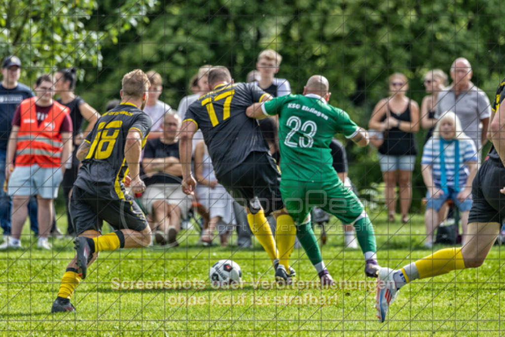 20250831_160847_0116-Bearbeitet | #,TSV Ottenbach (gelb) vs. KSG Eislingen (grün), Fussball, Kreisliga A3 - Bezirk Neckar/Fils, 02. Spieltag, Saison 2025/2026, Rasensportplatz Nebenplatz, Im Buchs, 73113 Ottenbach, 31.08.2025 - 15:00 Uhr,Foto: PhotoPeet-Sportfotografie/Peter Harich
