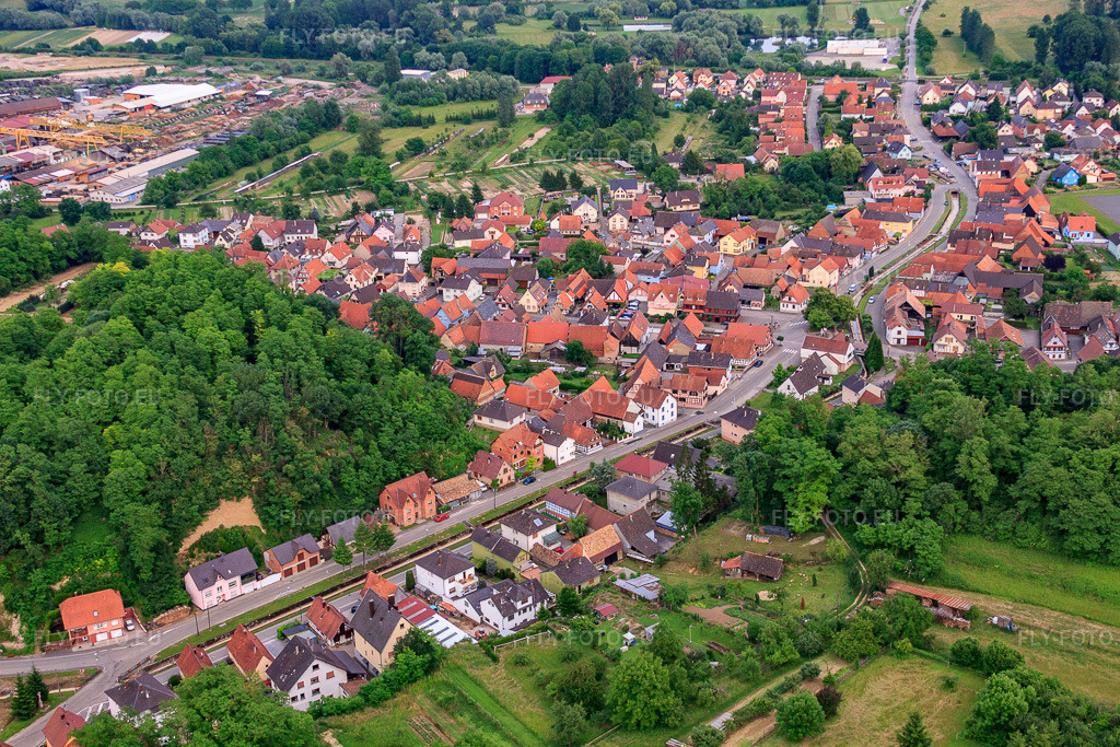Vue aérienne: Rue du Kabach à Mothern dans le département Bas Rhin, France – .Photo: IMG_28759.jpg prise le 14/06/2010 par Werner Riehm/FLY-FOTO.eu – Résolution de l'original: 4752 x 3168 px