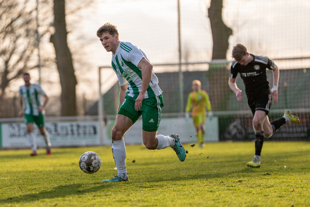 Fußball I Herren I Saison 2025-2026 I Bezirksliga Weser-Ems 4 I 21. Spieltag I TuS Lutten - SW Osterfeine I 4498 | jns.sportfotos - Realisiert mit Pictrs.com