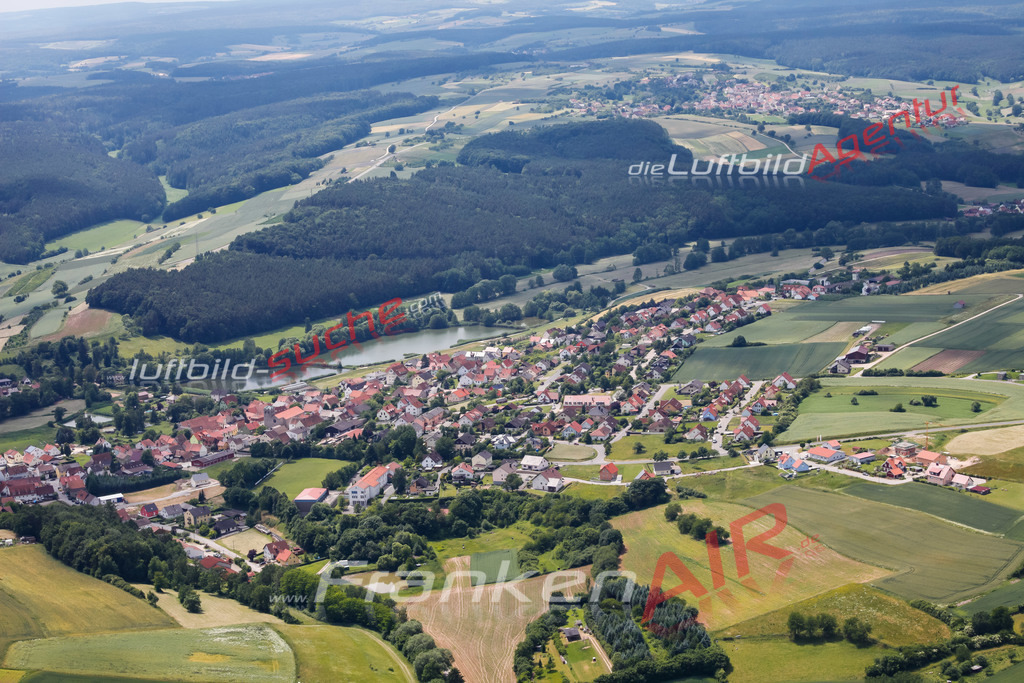 Luftbild von  Priesendorf - Luftaufnahme wurde 2010 von https://frankenair.de mittels Flugzeug (keine Drohne) erstellt - die Geschenkidee