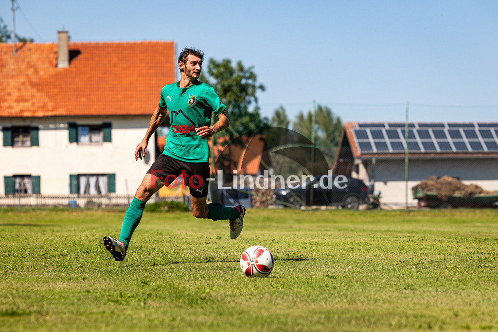 SV Wessobrunn-Haid gegen FC Wildsteig/Rottenbuch II | Fußball A-Klasse Gruppe B Herren, SV Wessobrunn-Haid gegen FC Wildsteig/Rottenbuch II, 20240811,Aloisius CRAMER (Wessobrunn-Haid 11) in Aktion,2024-08-11 in Wessobrunn (Sportpark Wessobrunn), Aloisius CRAMER (Wessobrunn-Haid 11)Copyright: WolfgangxLindner www.foto-lindner.de