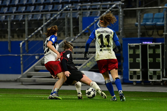 Fußball I Frauen I Saison 2025-2026 I DFB-Pokal I Achtelfinale I Hamburger SV - Bayer 04 Leverkusen I 17721 | Der Sportfotograf. - Realisiert mit Pictrs.com