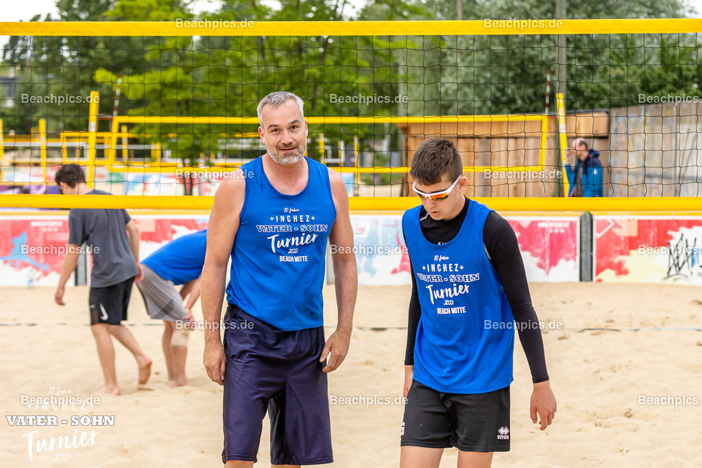 2022-00063063-Vater-Sohn-Turnier-Turnierbilder-2 | 26.05.2022; Berlin Foto: Gerold Rebsch - www.beachpics.de