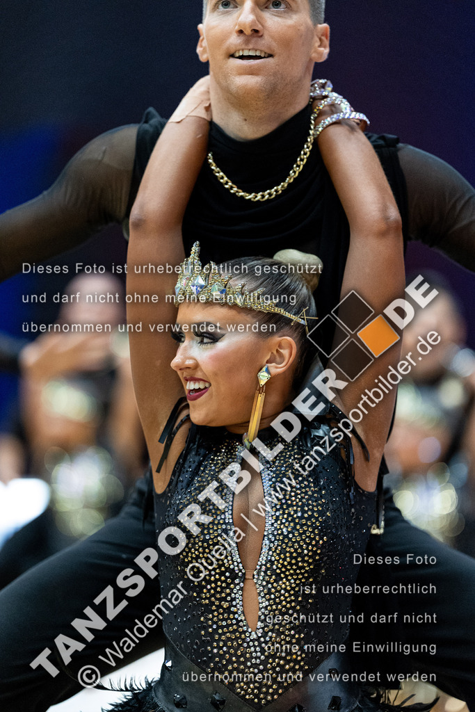 20240113-11537 | Hier finden Sie Tanz Bilder vom Latein und Standard Formationen tanzen. Sportbilder vom Tanzsport. Schöne Fotos und von Weltmeisterschaft, Europameisterschaft, Bundesliga, Regionalliga, Oberliga und Landesliga sowie von GOC Stuttgart, DanceComp, WM Bremen