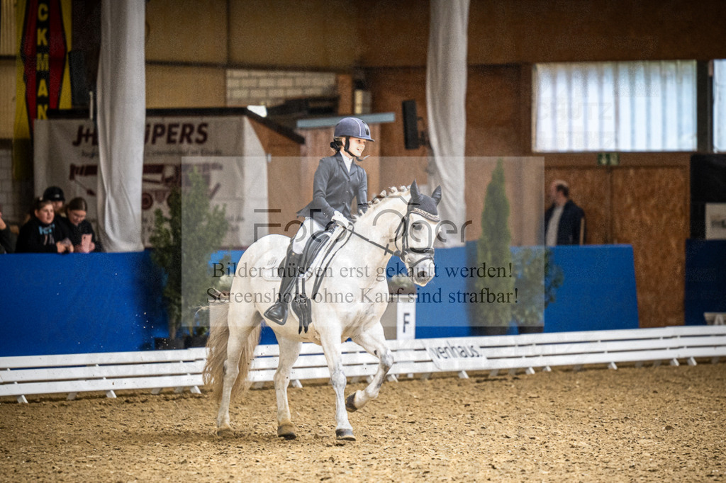 DOS_2314 | Entdecke hochwertige Reitturnierfotos von Foto Oger. Professionell, emotional und authentisch – jetzt Lieblingsmomente im Shop bestellen.Deutschlandweite Turnierfotografie. - Realisiert mit Pictrs.com