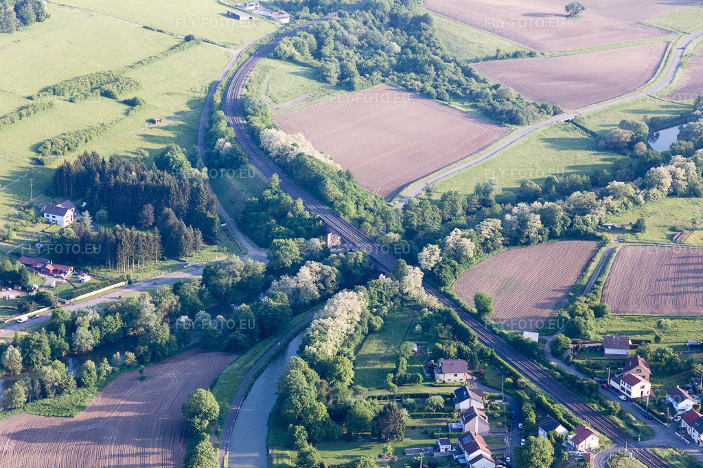 Vue aérienne: Saar-Brücken à Zetting dans le département Moselle, France. Photo: IMG_107337.jpg prise le 19/05/2018 par Werner Riehm/FLY-FOTO.eu – Résolution de l'original: 5472 x 3648 px