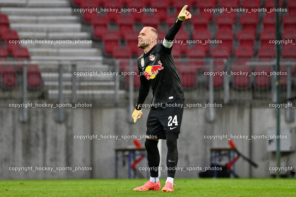 Austria Klagenfurt vs. FC Red Bull Salzburg | #24 Alexander Schlager FC Red Bull Salzburg, Austria Klagenfurt vs. FC Red Bull Salzburg, Austria Klagenfurt vs. FC Red Bull Salzburg am 24.04.2024 in Klagenfurt (Wörthersee Stadion ), Austria, (Photo by Bernd Stefan)