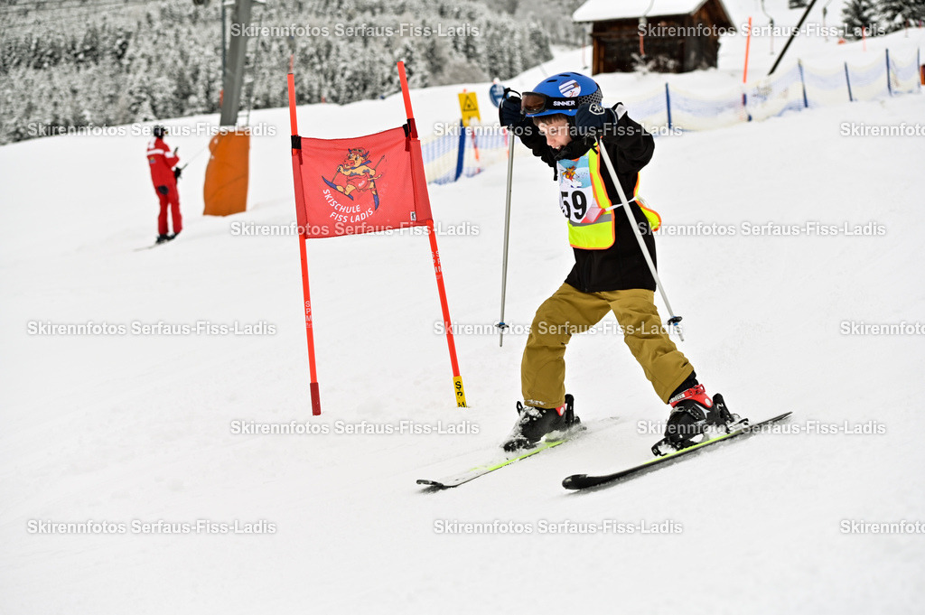 SRF_20.02.2026_0481 | Skirennfotos,Serfaus,Fiss,Ladis,Kinderskirennen,Winter,Tirol,Oberland,skirace,SFL,feelfree,weil wir's genießen,ski,Ski,skifahren,Sonnenplateau, - Realisiert mit Pictrs.com