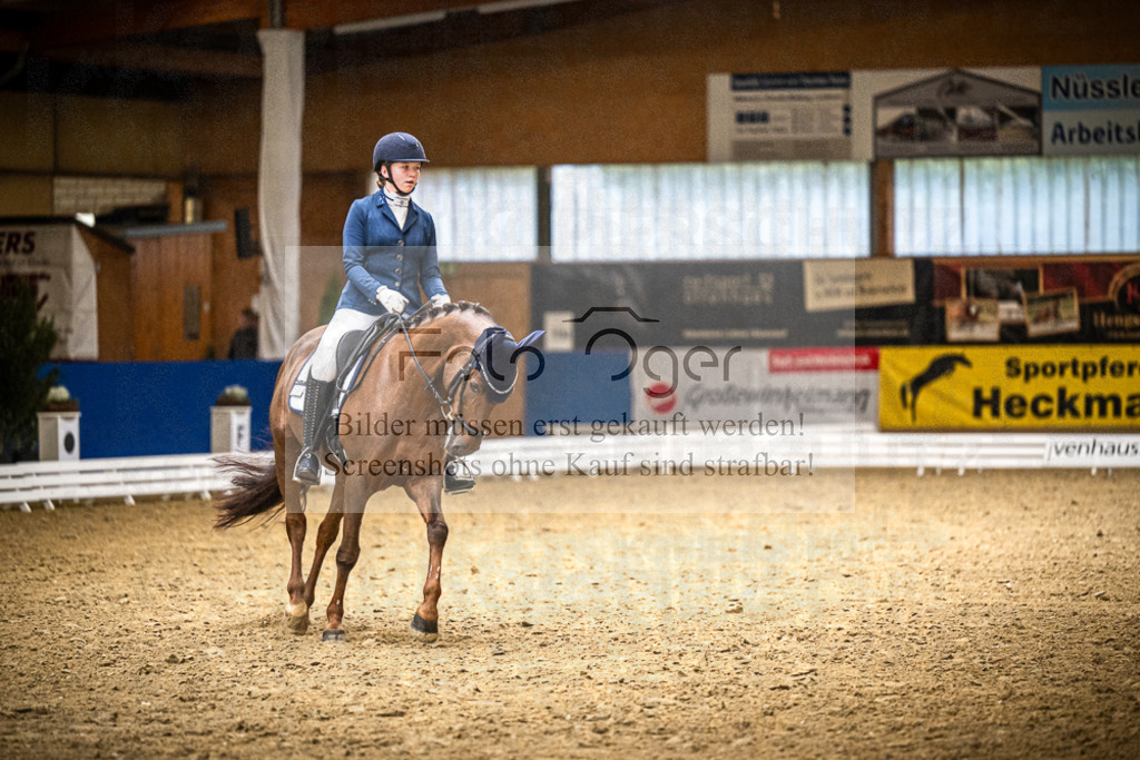 DOS_2058 | Entdecke hochwertige Reitturnierfotos von Foto Oger. Professionell, emotional und authentisch – jetzt Lieblingsmomente im Shop bestellen.Deutschlandweite Turnierfotografie. - Realisiert mit Pictrs.com