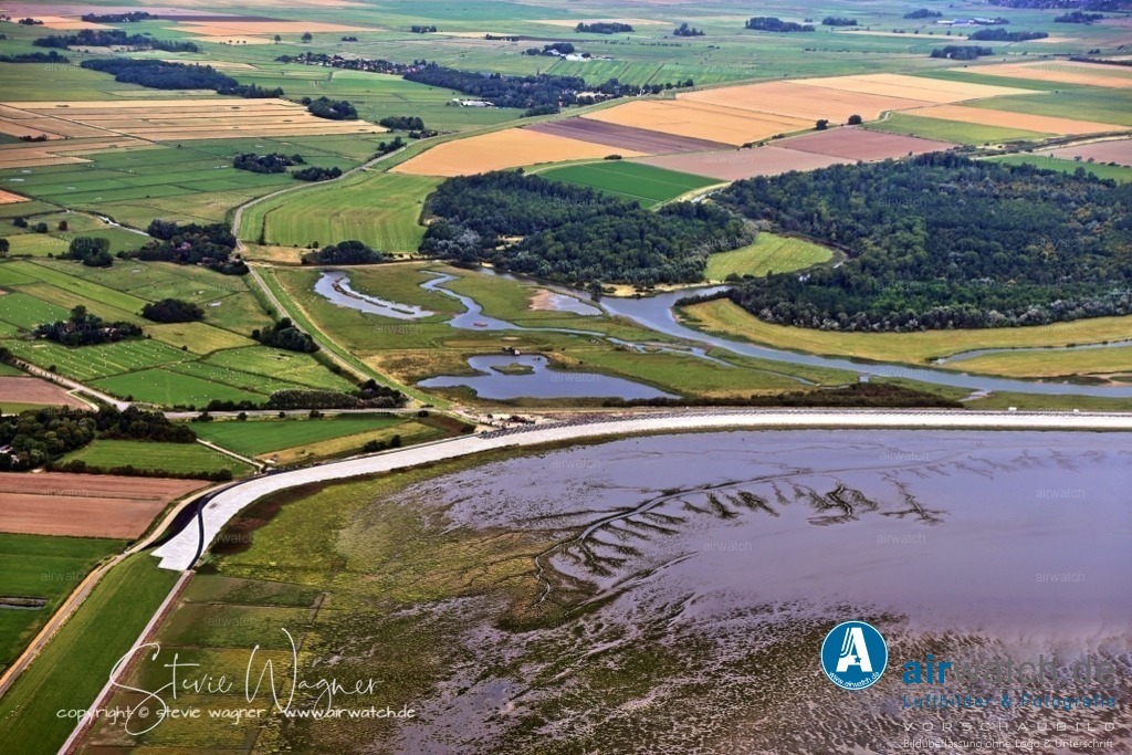 Nordfriesland-Husum-Westerhever-SPO-Toenning-airwatch-wagner-240A6471 | Entdecken Sie atemberaubende Luftbilder und Fotografien auf airwatch.de - Tauchen Sie ein in eine Welt voller faszinierender Aufnahmen aus der Vogelperspektive.