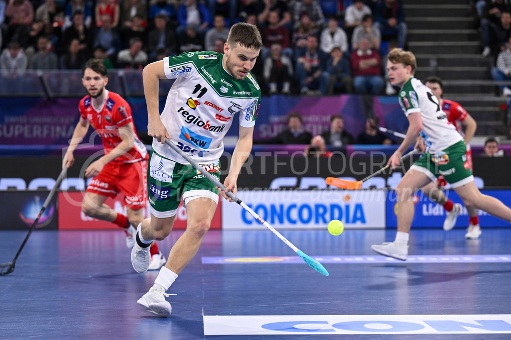 SV Wiler-Ersigen vs Floorball Köniz - 15. April 2023 | SV Wiler-Ersigen vs Floorball Köniz
Stimo Arena, Kloten
Gianluca Persici (#11 SV Wiler-Ersigen).
Bild: Sportfotografie Markus Aeschimann | www.markus-aeschimann.ch - Realisiert mit Pictrs.com