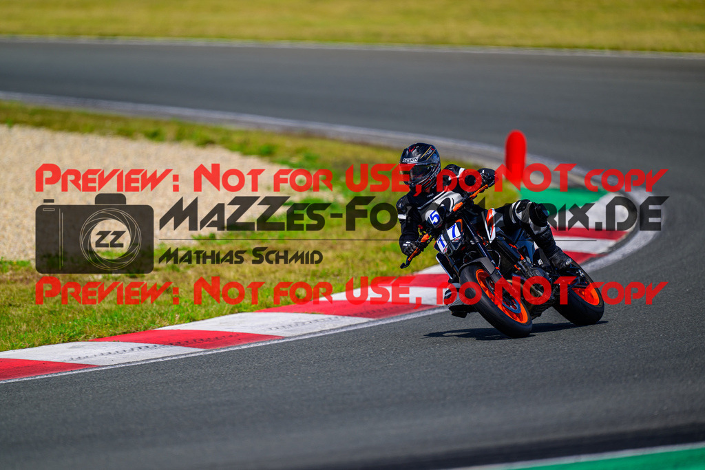 MaZZes_FotoMatrix_240725_6007705_5443 | BLAU