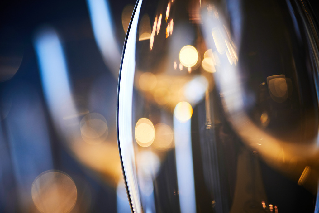 J. & L. LOBMEYR GmbH | WIen, Austria - December 03, 2019: J. &amp; L. LOBMEYR GmbH; Details aus dem Geschäftslokal in der Kärntnerstrasse. - Realisiert mit Pictrs.com