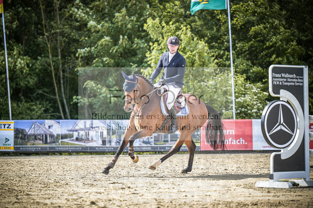 DOS_9605 | Entdecke hochwertige Reitturnierfotos von Foto Oger. Professionell, emotional und authentisch – jetzt Lieblingsmomente im Shop bestellen.Deutschlandweite Turnierfotografie. - Realisiert mit Pictrs.com