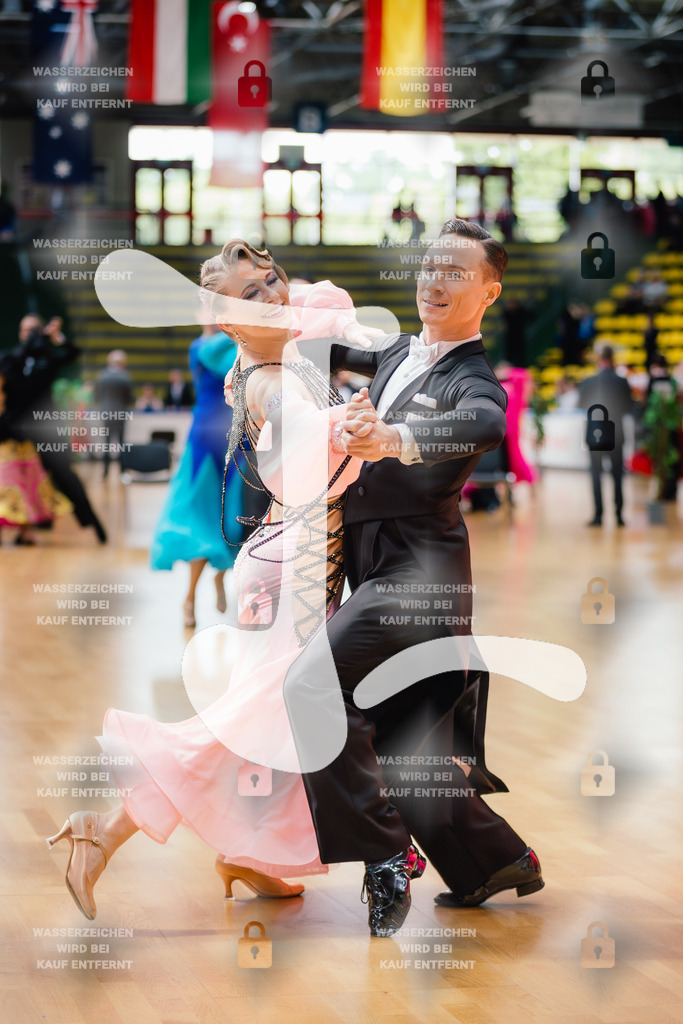 Hessen Tanzt WDSF Open Senior I Standard 2nd (52) Kristof Zsolt _ Daniela Paul (TC Der Frankfurter Kreis)-2025-05-17-7300 | Webshop for digital downloads and prints of dance sport, event & show photographer Julian Link - Realisiert mit Pictrs.com