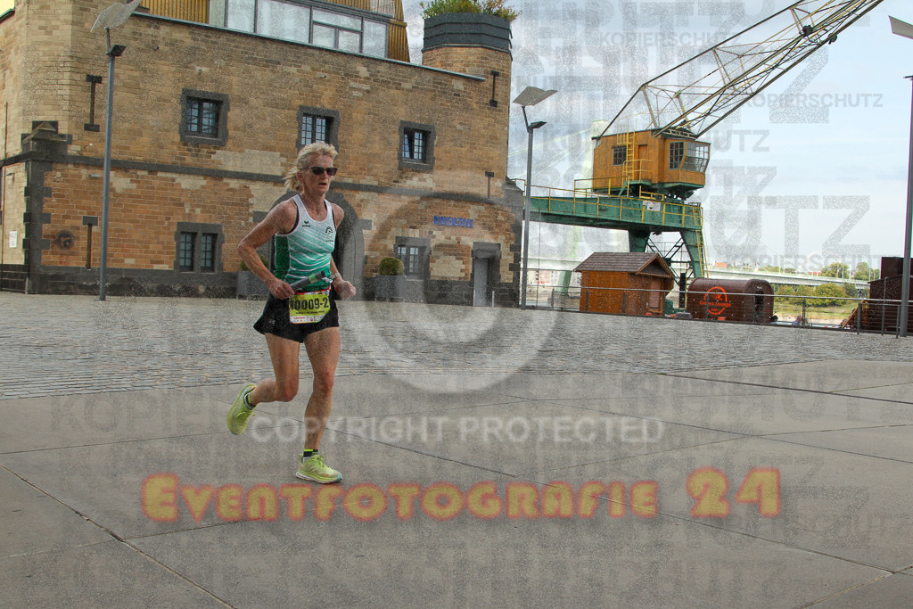250920_1522_EV4_8613 | Sportfotografie im Rhein-Sieg Kreis, Köln, Bonn, NRW, Rheinland Pfalz, Hessen, etc. Unser Tätigkeitsfeld umfasst den Laufsport vom Volkslauf über den Marathon, Duathlon, Triathon bis zum Ultralauf wie Kölnpfad Ultra oder Schindertrail.
